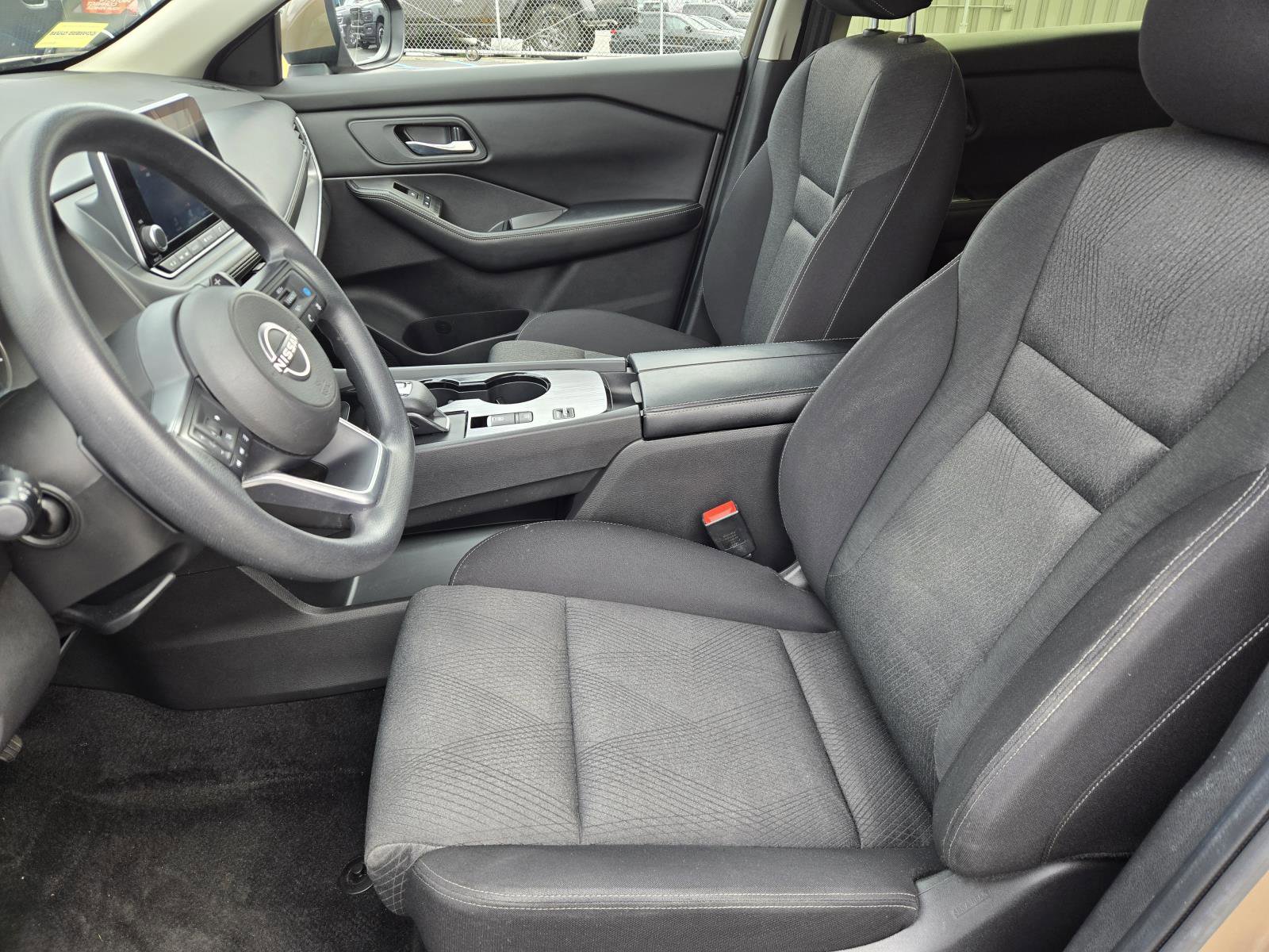 Used 2024 Nissan Rogue SV FWD image 21