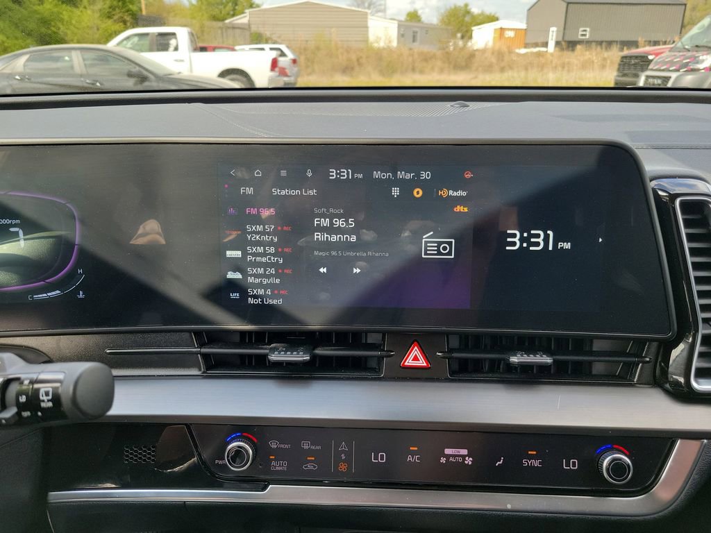 Used 2025 Kia Sportage EX FWD image 19