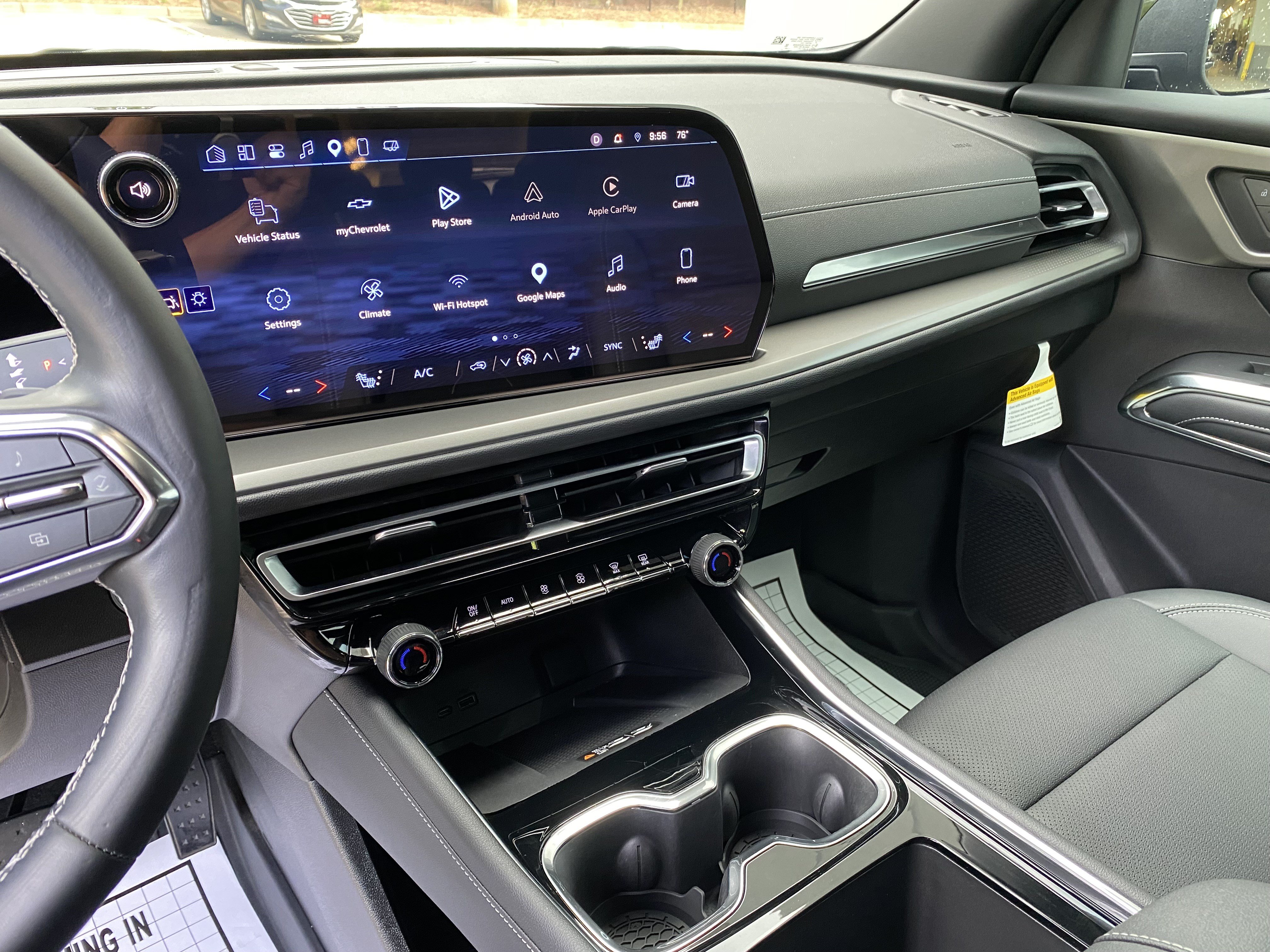 Used 2025 Chevrolet Traverse LT w/ Midnight/Sport Edition FWD image 24
