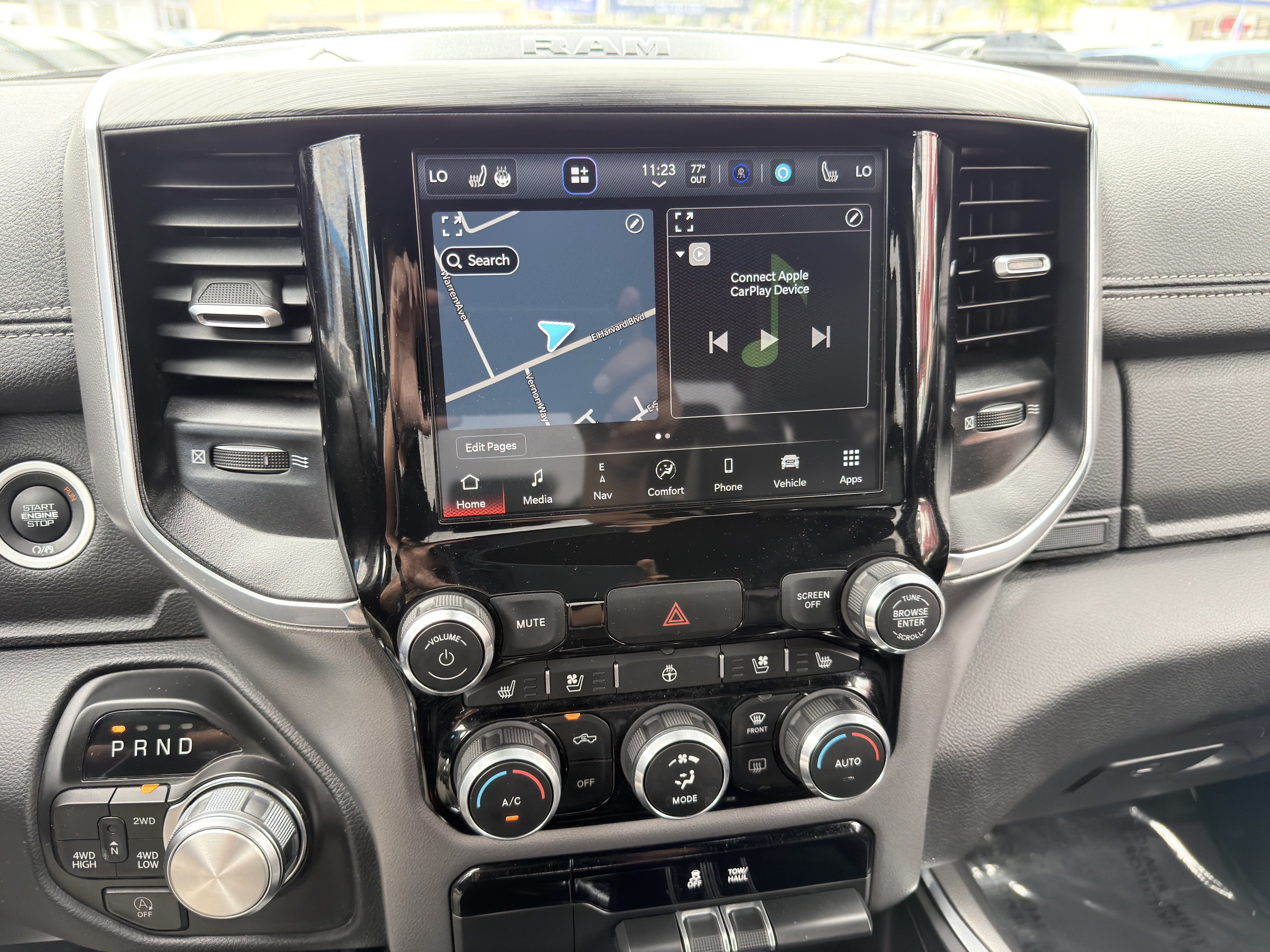 Used 2024 RAM 1500 Laramie AWD/4WD image 30