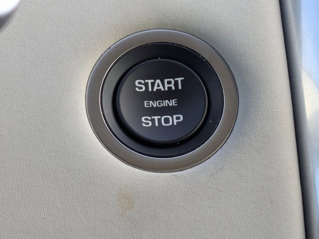 Used 2025 Land Rover Discovery S image 22