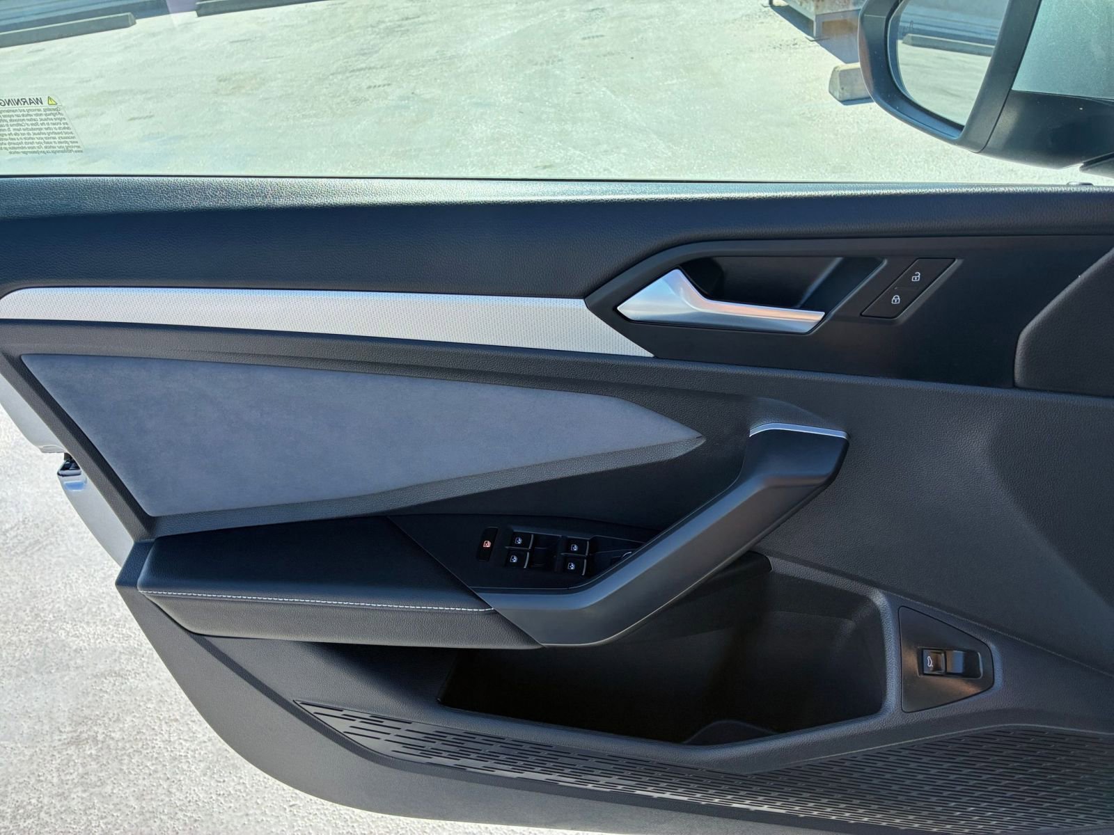 Used 2025 Volkswagen Jetta SE image 20