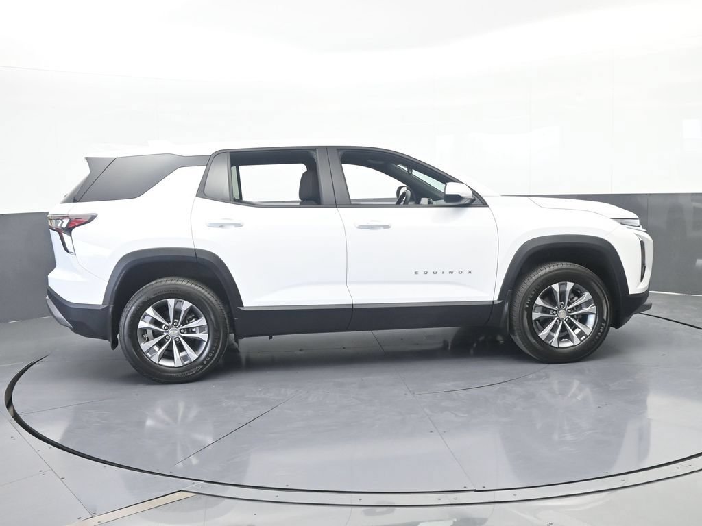 Used 2026 Chevrolet Equinox LT FWD image 7
