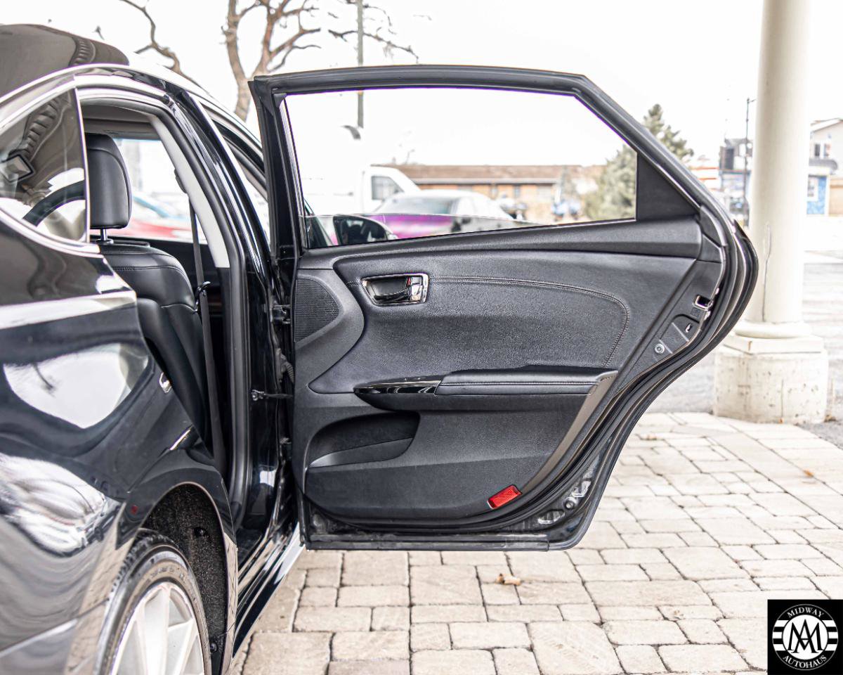 Used 2014 Toyota Avalon XLE Touring image 37