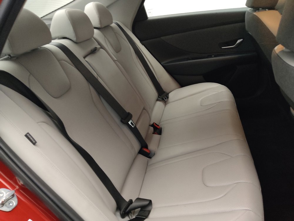 Used 2024 Hyundai Elantra Limited image 19