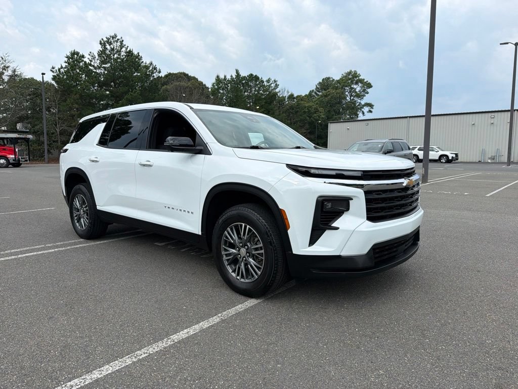 Used 2024 Chevrolet Traverse LS AWD/4WD image 4