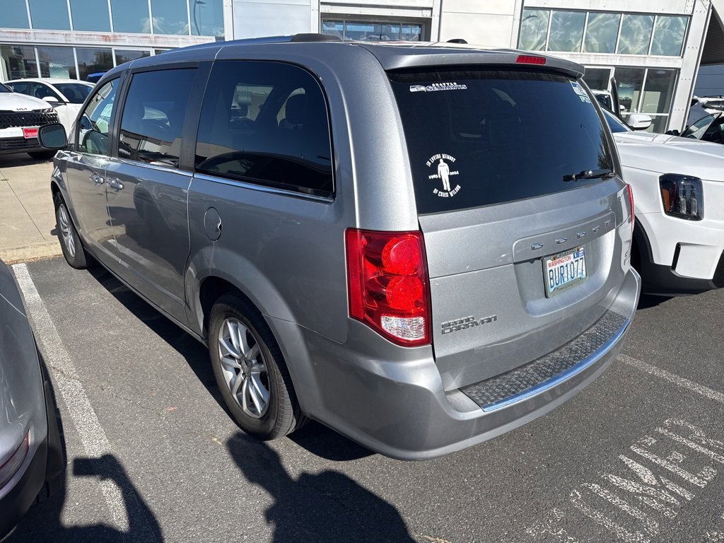 Used 2018 Dodge Grand Caravan SXT image 3