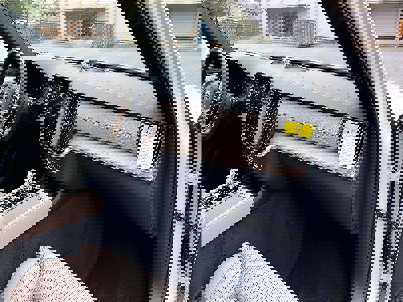 New 2026 Volvo XC90 T8 Ultra w/ Lounge Package image 29