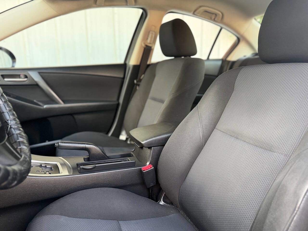 Used 2010 MAZDA MAZDA3 i Touring FWD image 13