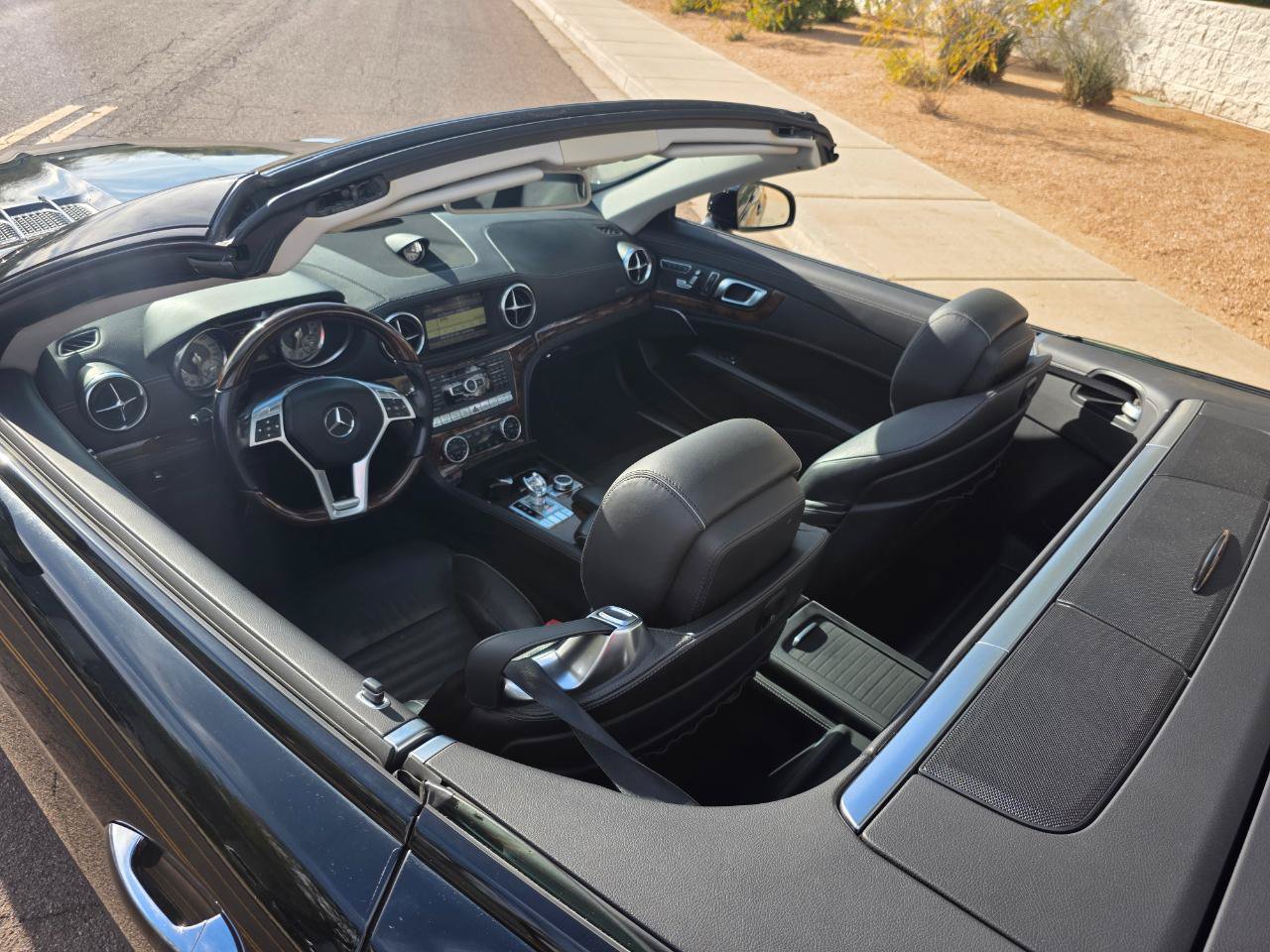 Used 2013 Mercedes-Benz SL 550 w/ Premium Pkg image 8
