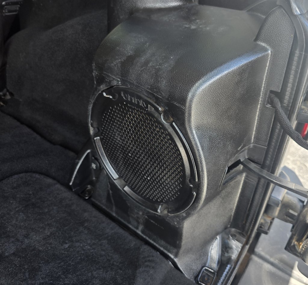 Used 2012 Jeep Wrangler Unlimited Rubicon w/ Connectivity Group AWD/4WD image 8