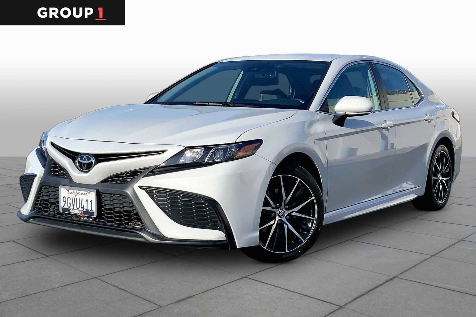 Used 2023 Toyota Camry SE w/ Convenience Package FWD image 1