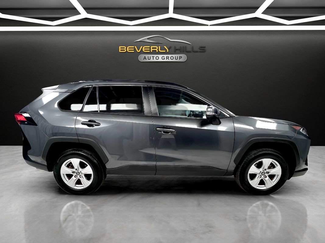 Used 2019 Toyota RAV4 XLE w/ All Weather Liner Package AWD/4WD image 7