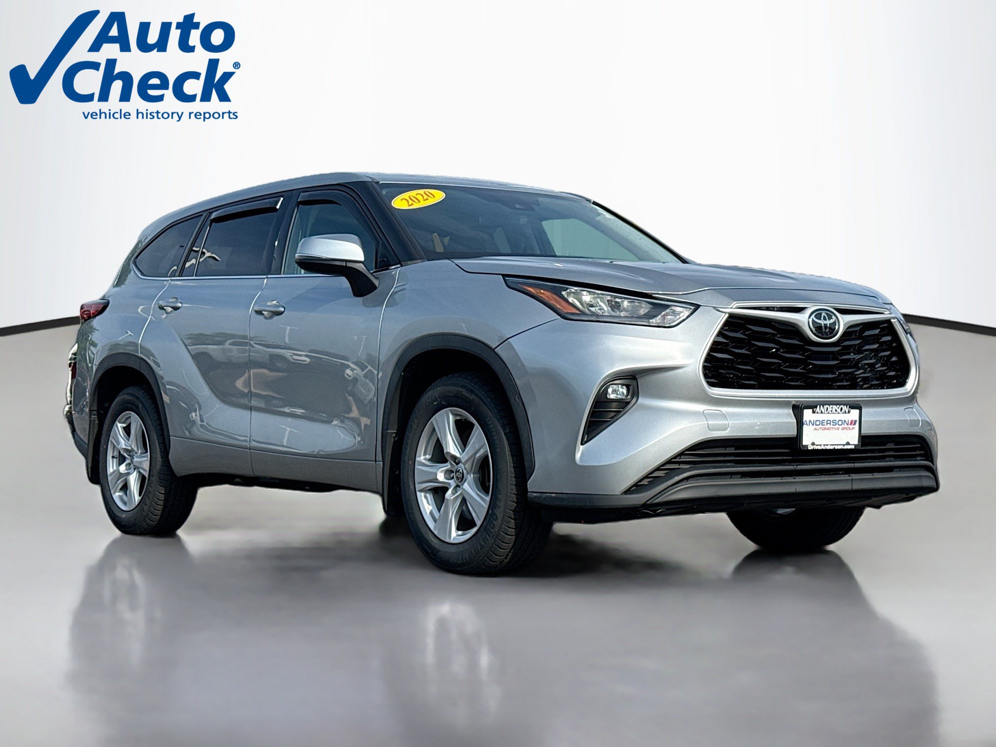 Used 2020 Toyota Highlander LE AWD/4WD image 1