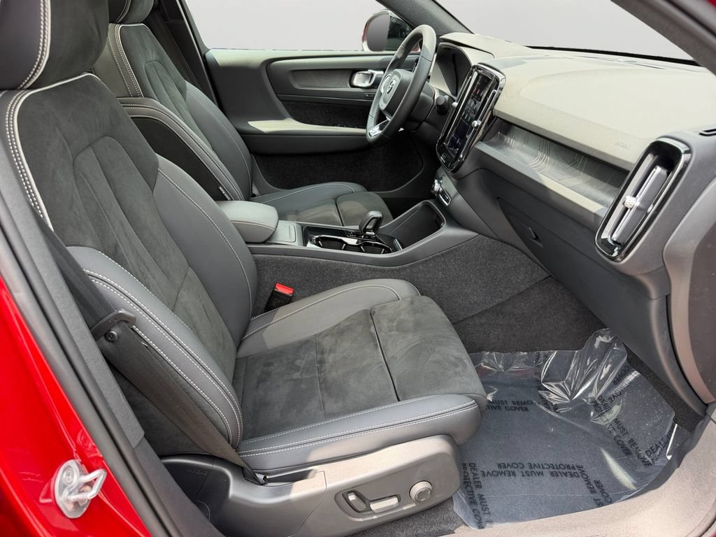 Certified 2023 Volvo C40 P8 Recharge Ultimate AWD/4WD image 8