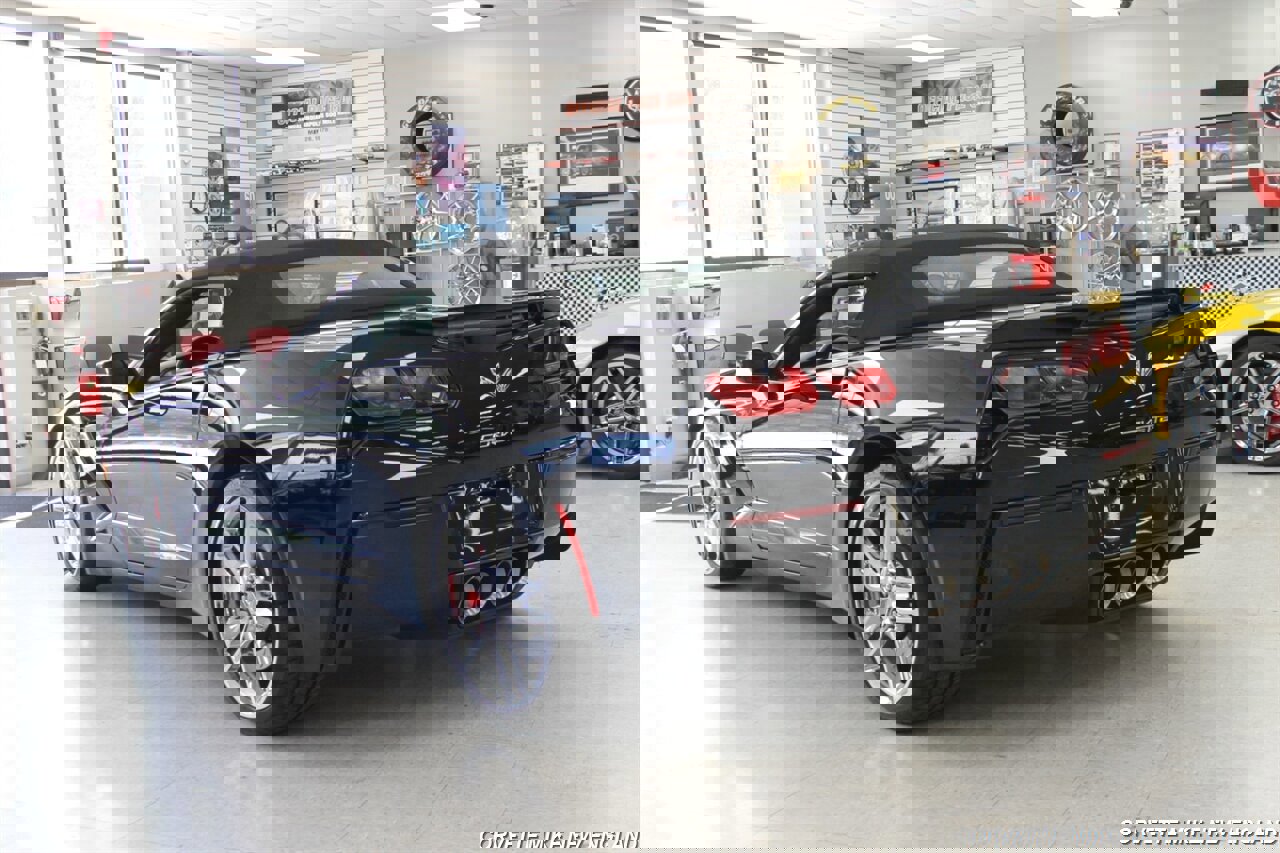 Used 2016 Chevrolet Corvette Stingray Convertible w/ 2LT Preferred Equipment Group RWD image 7