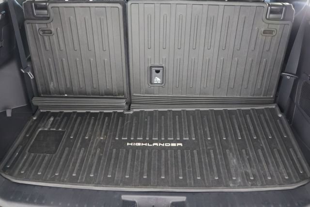 Used 2023 Toyota Highlander XLE image 22
