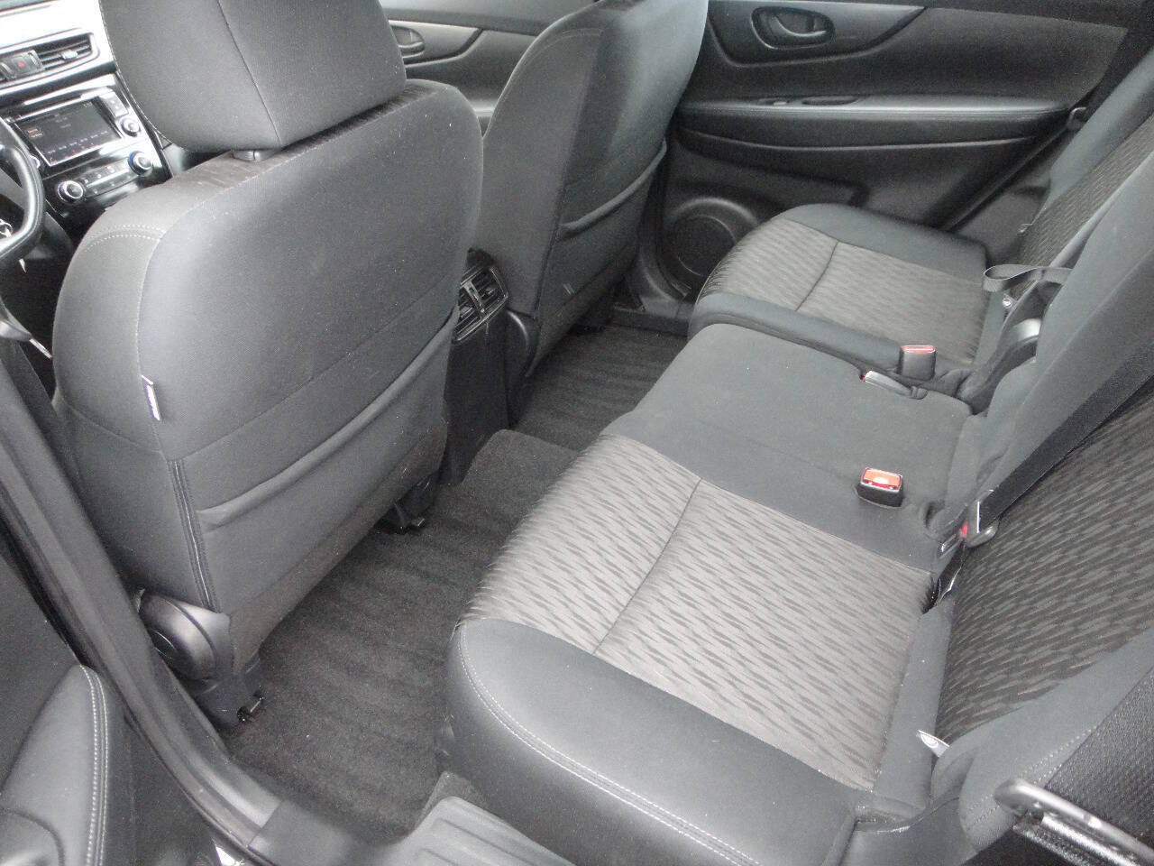Used 2020 Nissan Rogue S AWD/4WD image 10