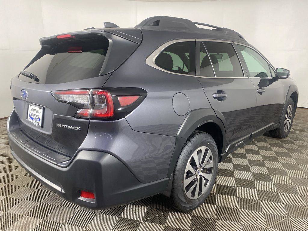 Certified 2025 Subaru Outback Premium AWD/4WD image 9