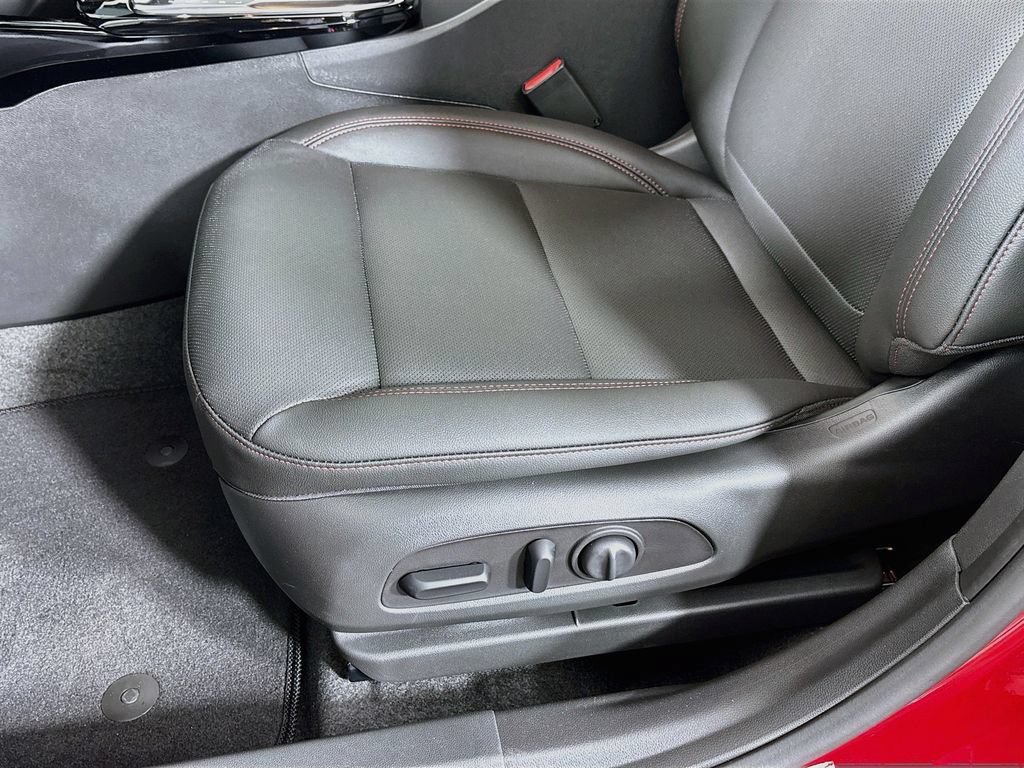 New 2026 Chevrolet Trax RS w/ Driver Confidence Package FWD image 17