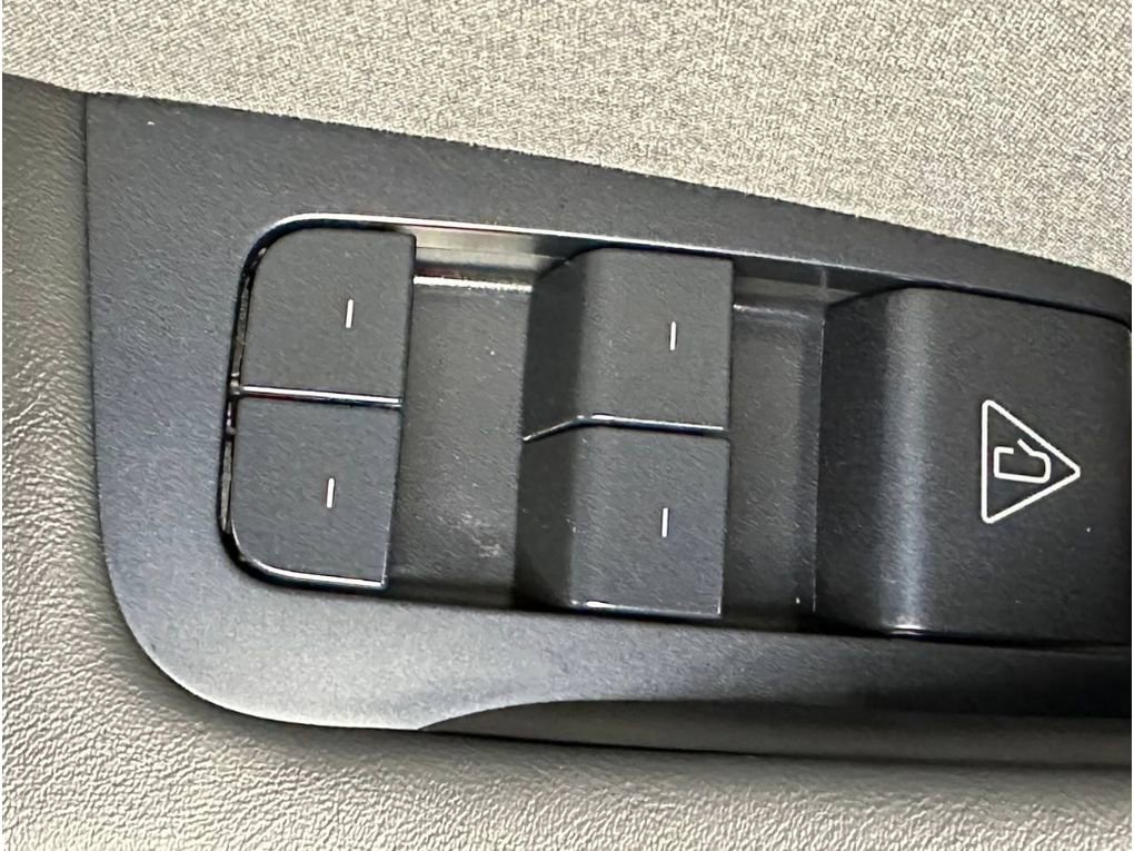 Used 2026 Tesla Model Y AWD image 35