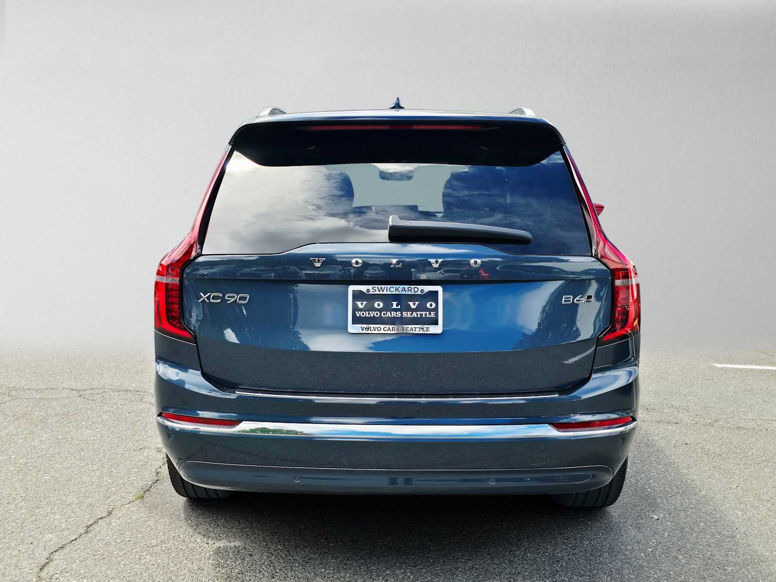 New 2026 Volvo XC90 B6 Plus w/ Protection Package AWD/4WD image 4