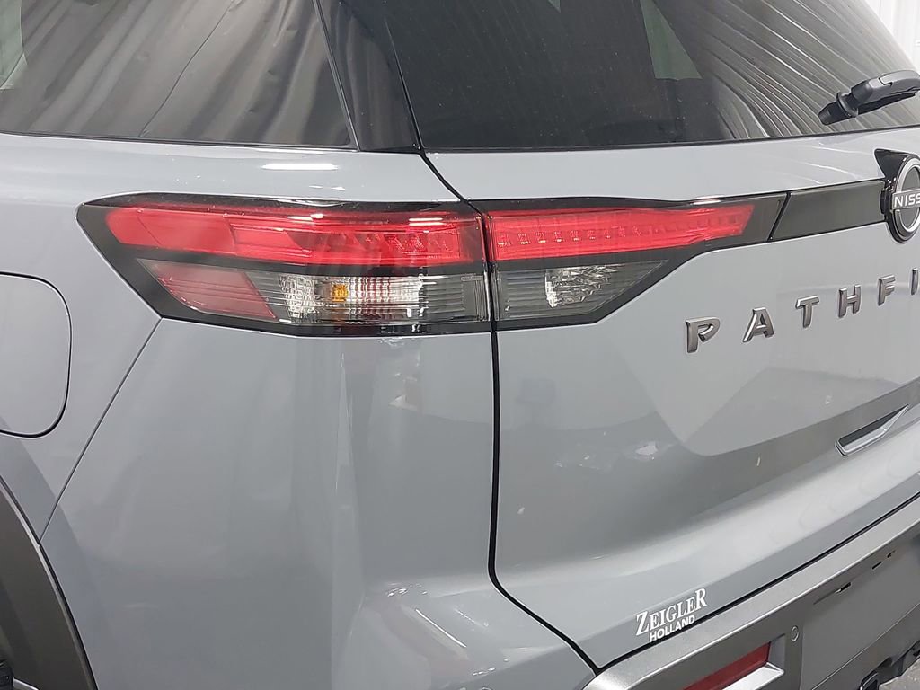 New 2026 Nissan Pathfinder Platinum image 38