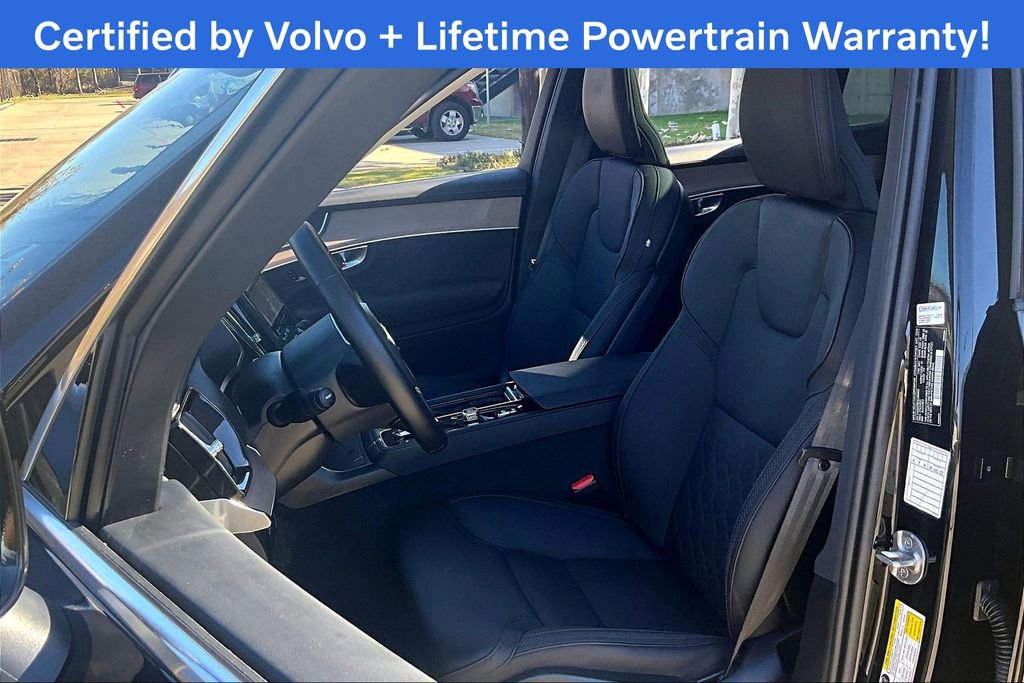 Used 2025 Volvo XC90 B6 Plus image 32