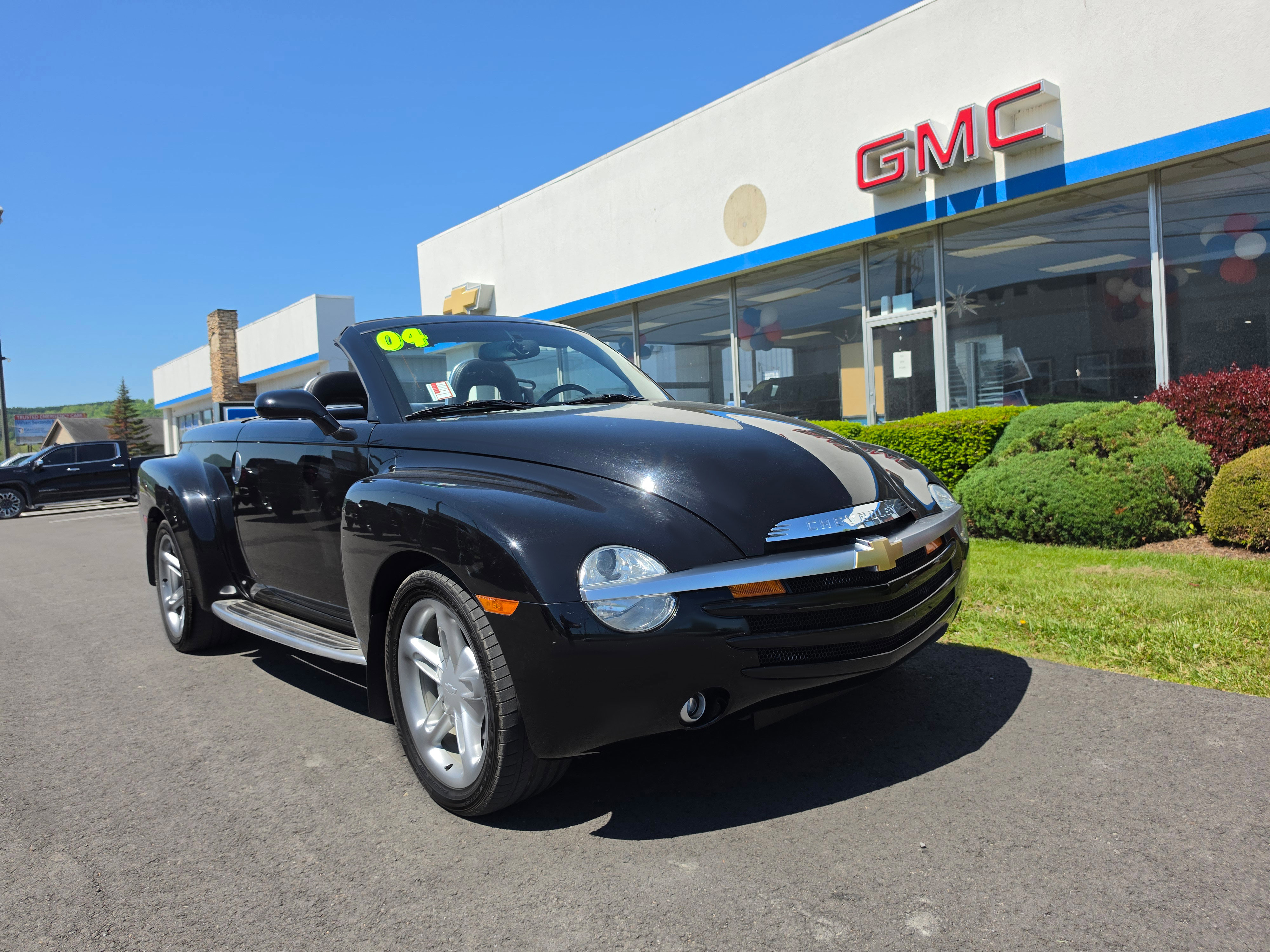 Used 2004 Chevrolet SSR w/ Preferred Equipment Group RWD video 1