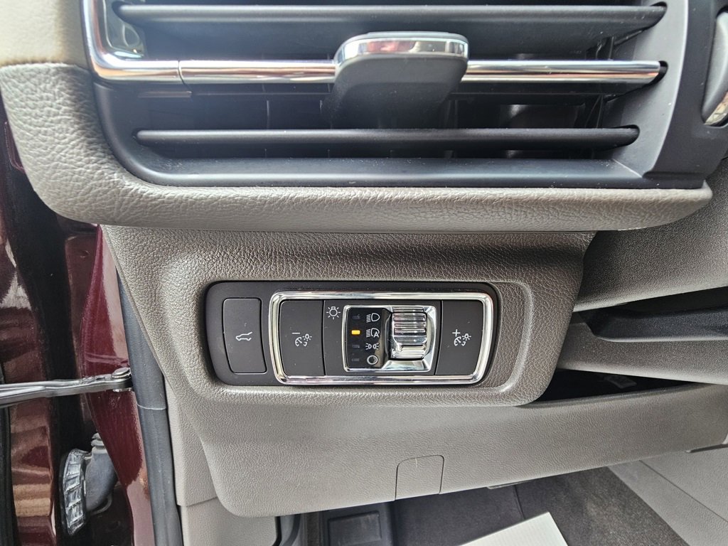 Used 2020 Lincoln Corsair Standard image 22