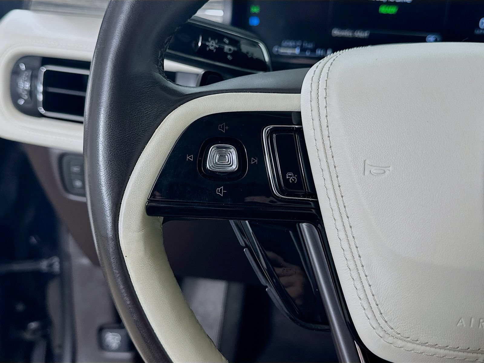 Used 2020 Lincoln Aviator Black Label Grand Touring w/ Class IV Trailer Tow Package AWD/4WD image 19