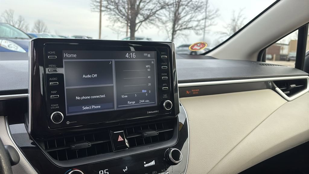 Used 2021 Toyota Corolla LE image 19