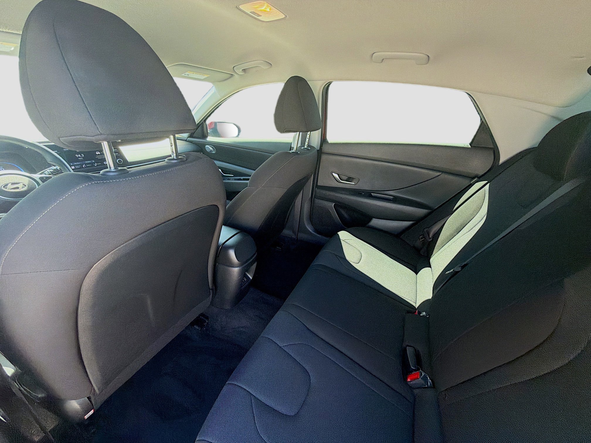 Used 2025 Hyundai Elantra SE image 21