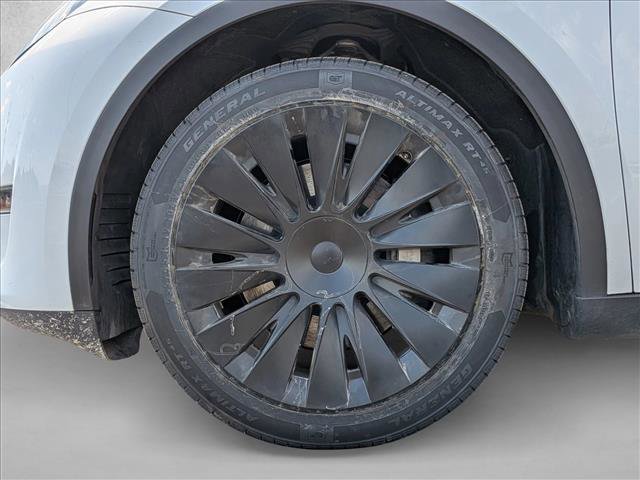 Used 2023 Tesla Model Y Long Range image 24