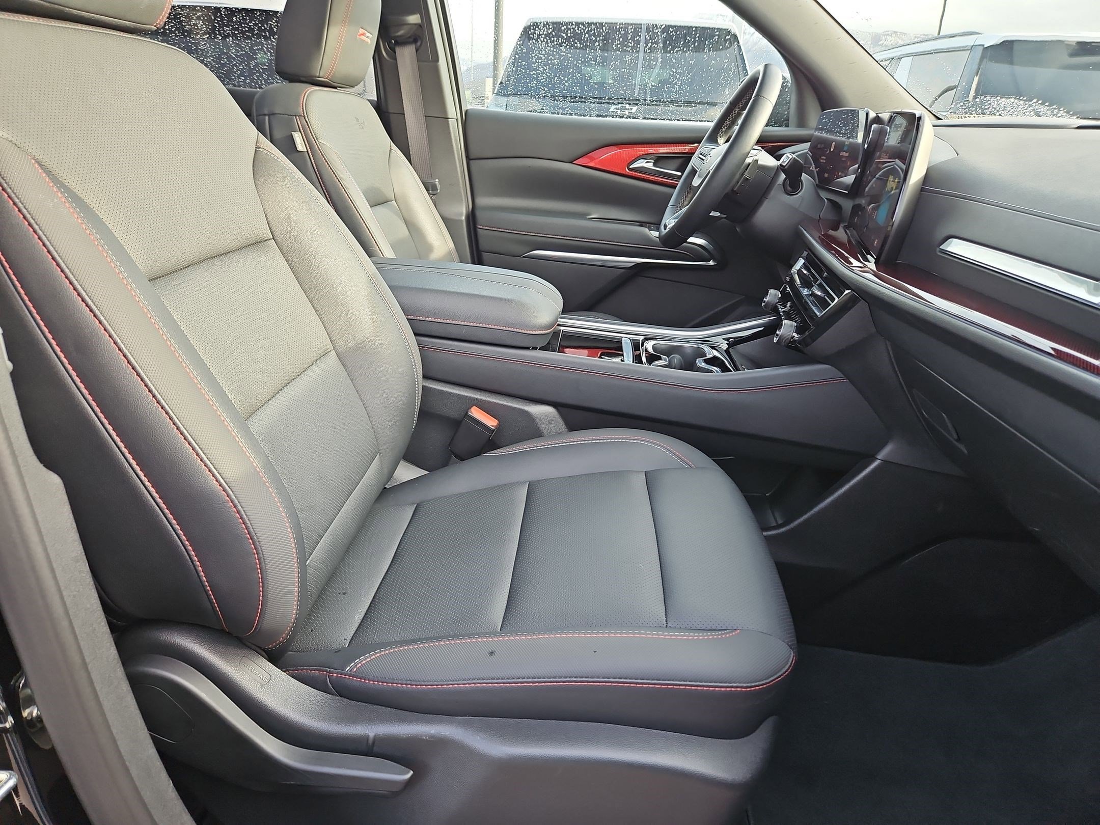 Used 2025 Chevrolet Traverse Z71 w/ Driver Confidence Package AWD/4WD image 32