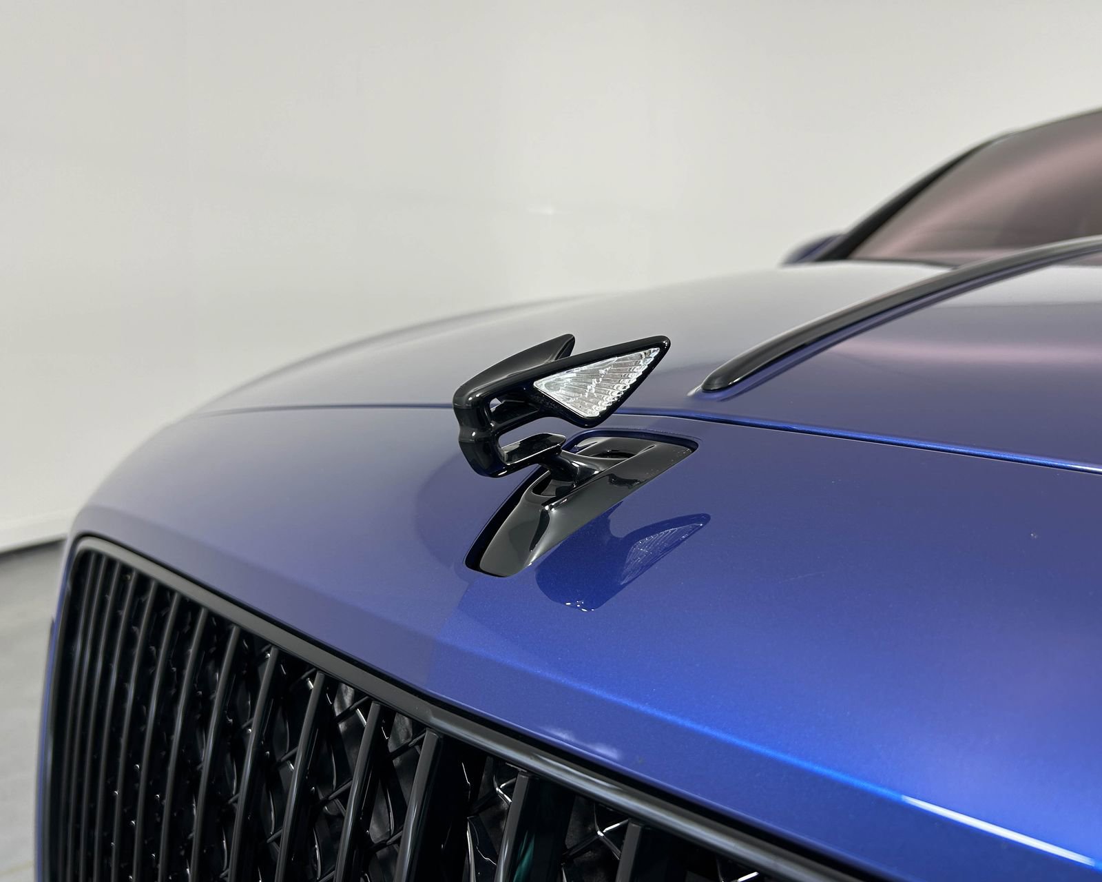 Used 2024 Bentley Flying Spur V8 image 36