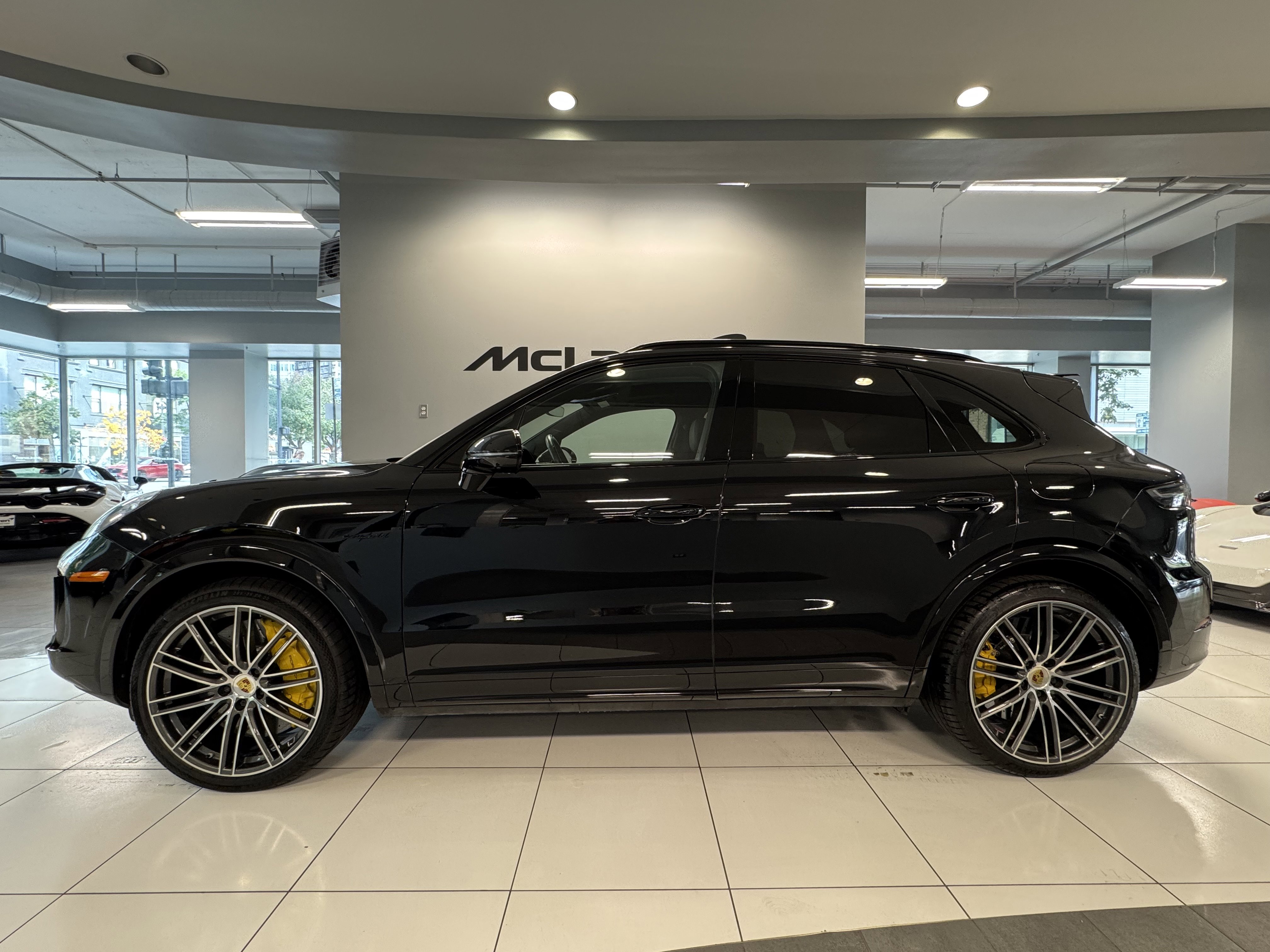 Used 2021 Porsche Cayenne Turbo S image 2