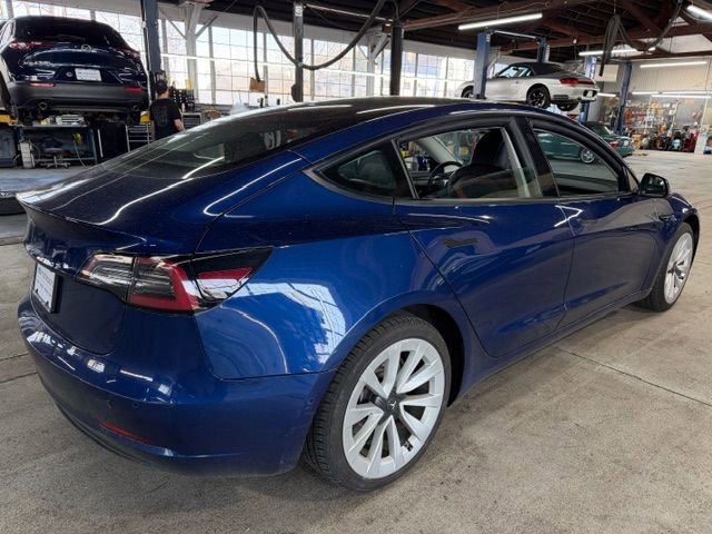 Used 2022 Tesla Model 3 Standard Range image 4