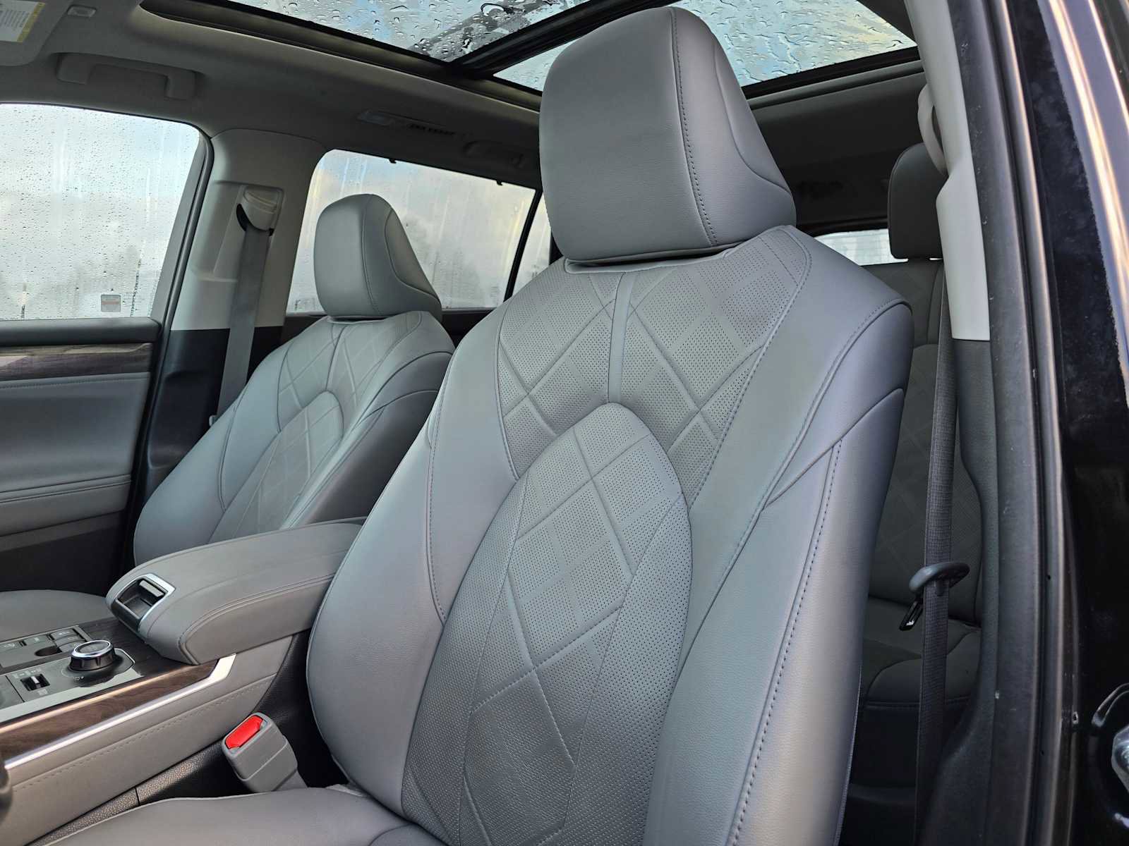 Used 2024 Toyota Highlander Platinum image 24
