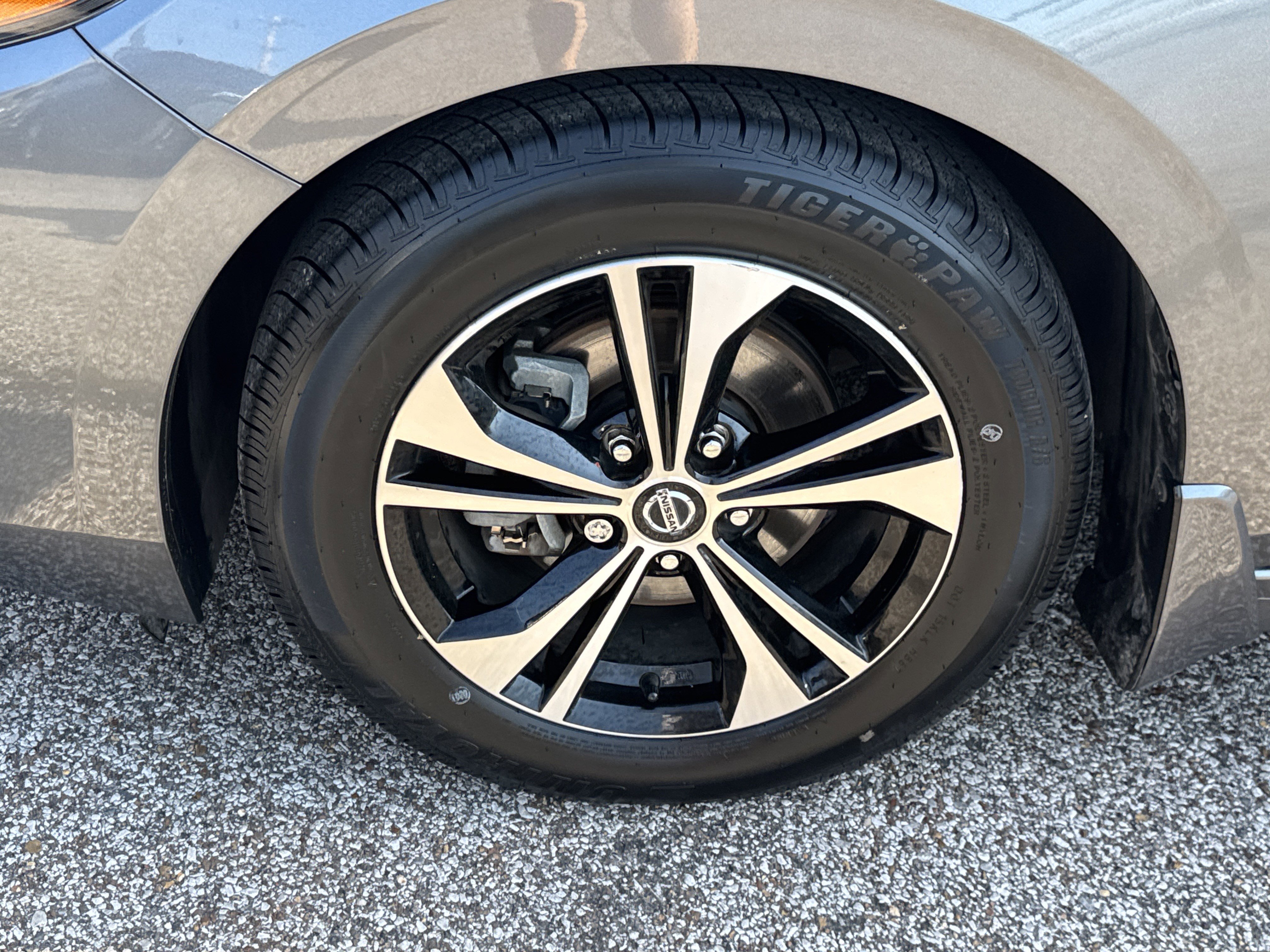 Used 2022 Nissan Sentra SV image 9