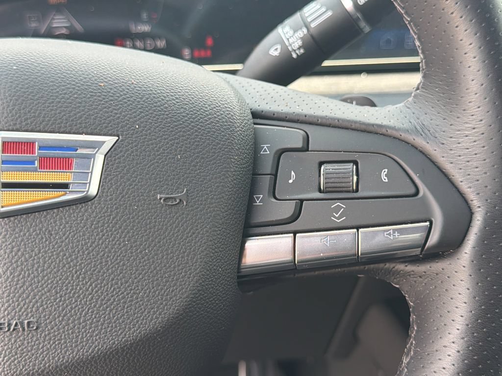 Used 2025 Cadillac XT4 Sport FWD image 30