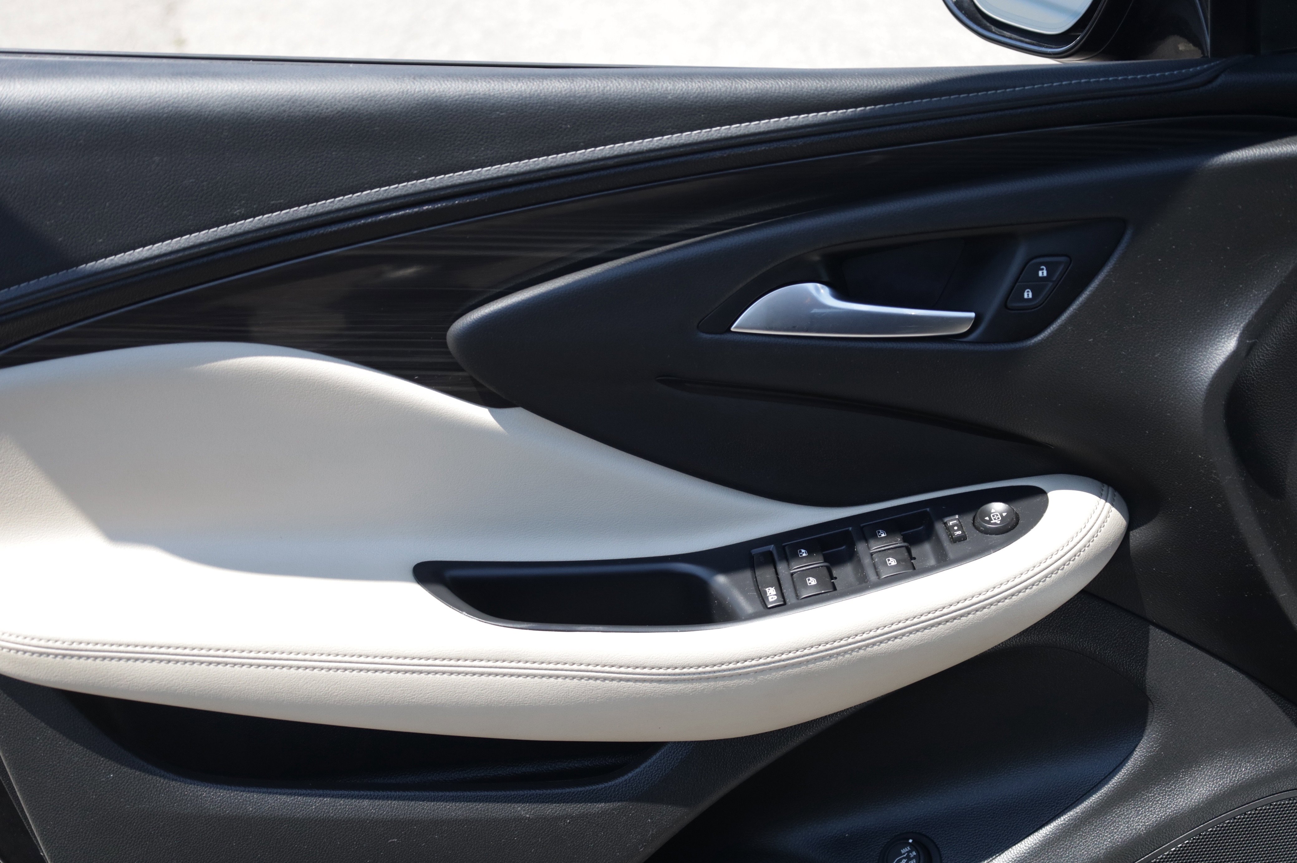 Used 2020 Buick Envision Preferred FWD image 24