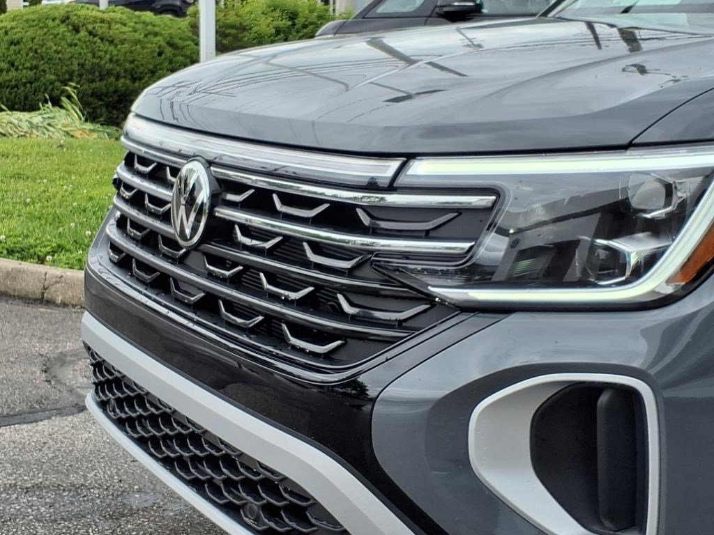 New 2025 Volkswagen Atlas Peak Edition SE image 21