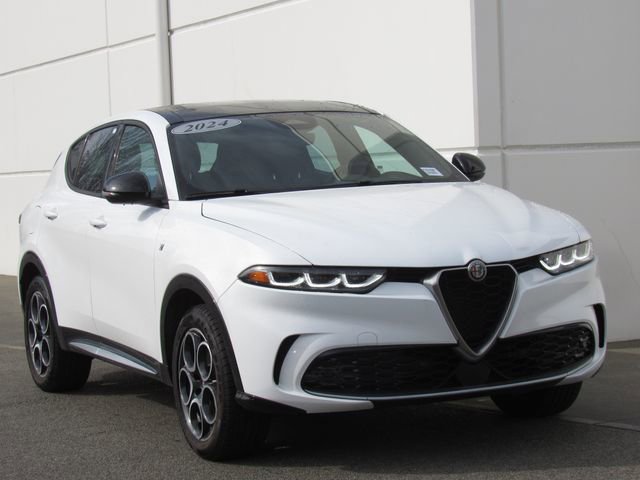 Used 2024 Alfa Romeo Tonale Ti AWD/4WD image 2