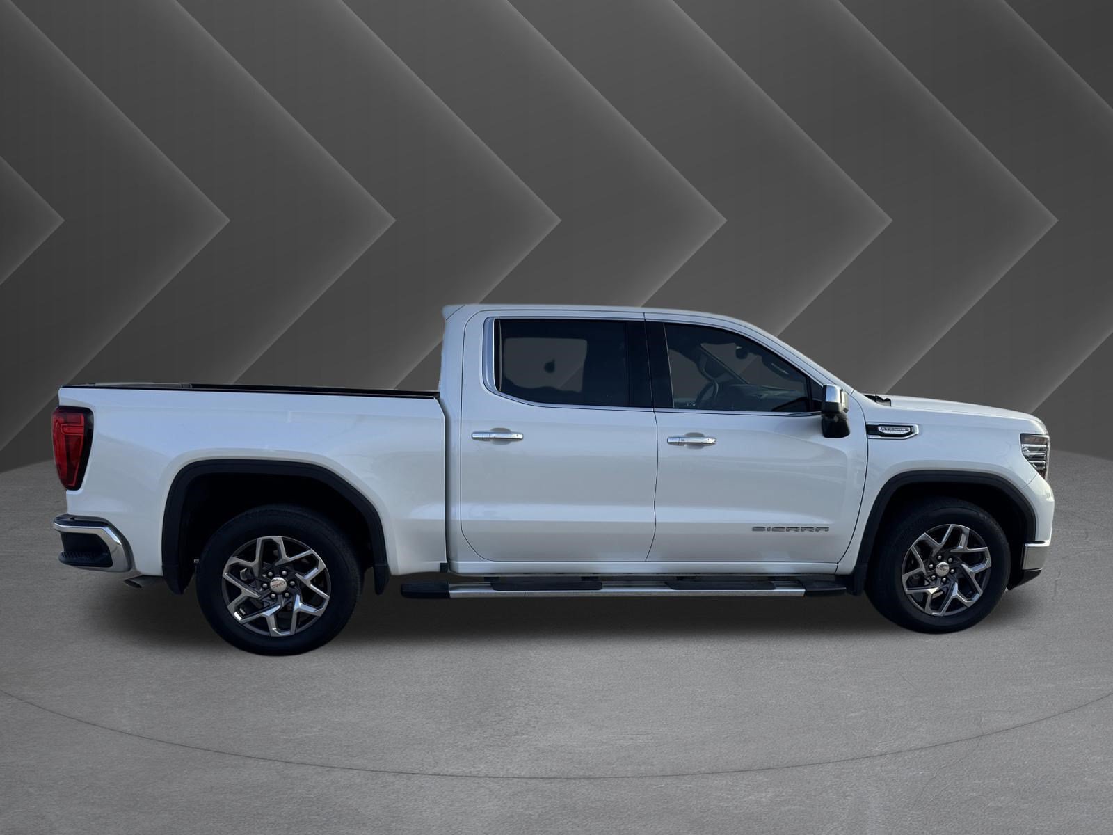 Used 2023 GMC Sierra 1500 SLT RWD image 5