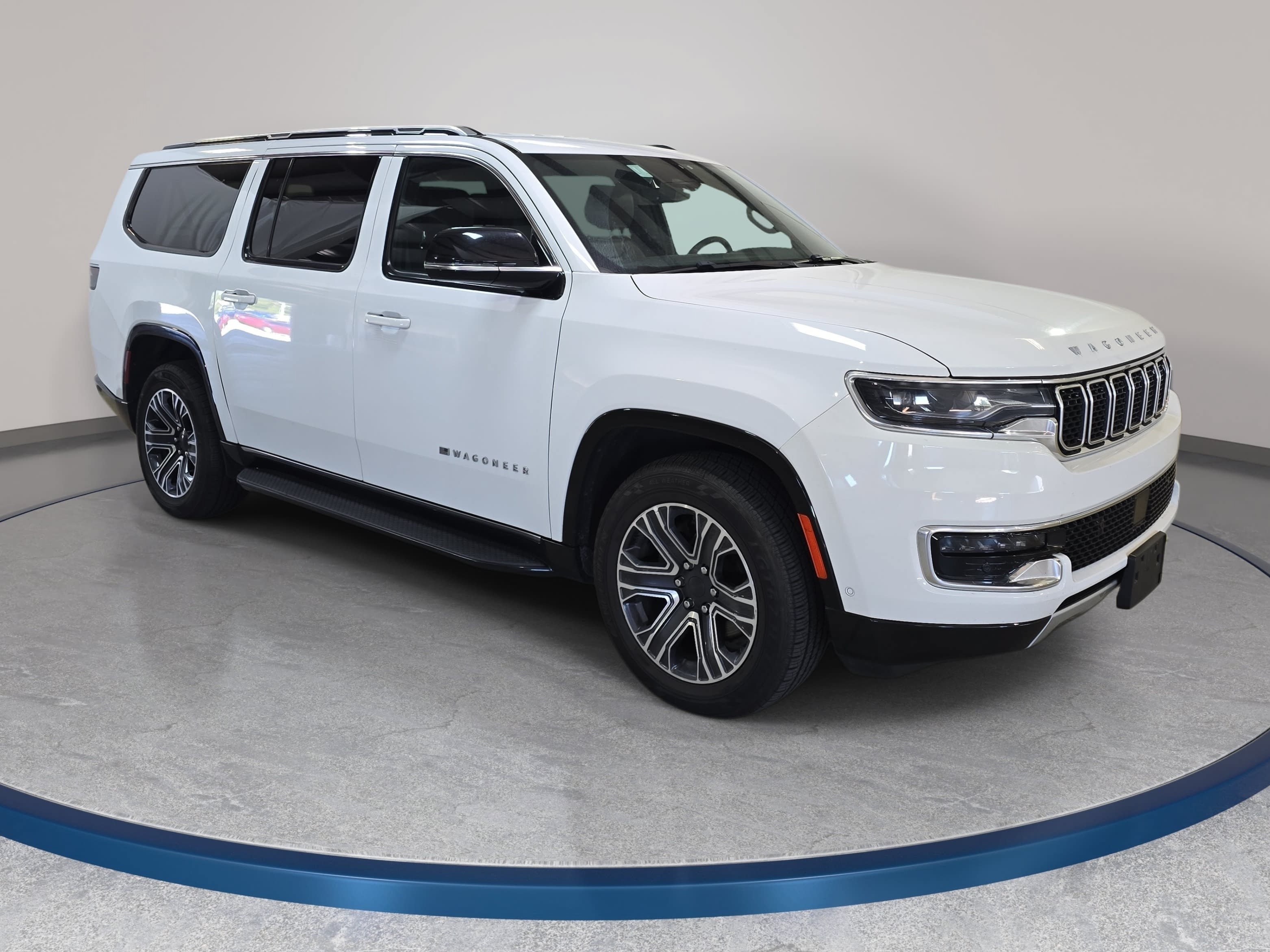 Used 2024 Jeep Wagoneer L Series II w/ Flexible Seating Group AWD/4WD image 4