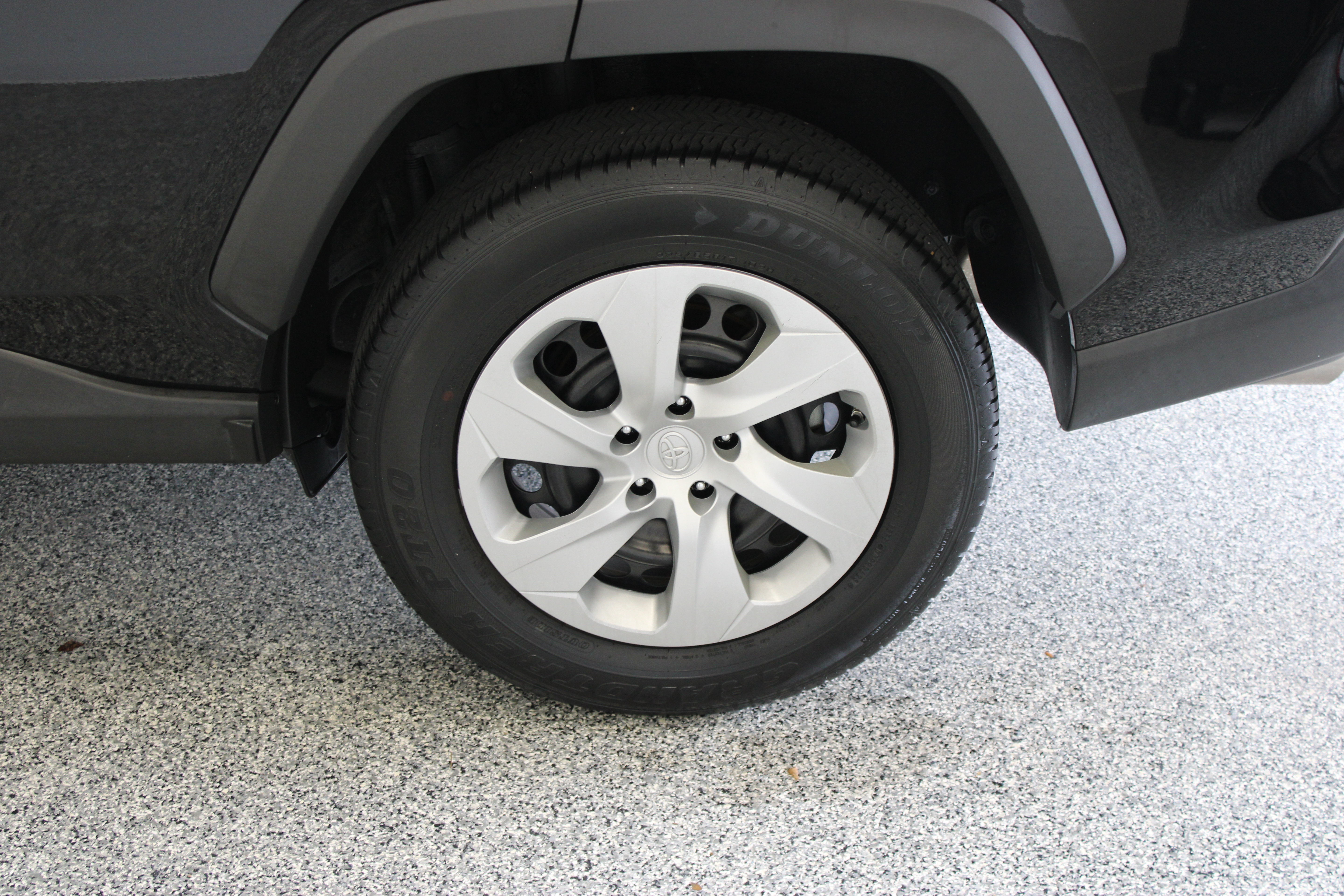 Used 2023 Toyota RAV4 LE FWD image 10