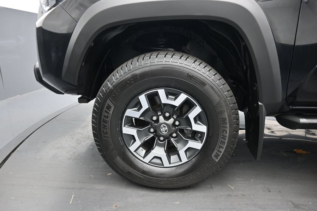 Used 2020 Toyota Tacoma TRD Off-Road w/ Technology Package AWD/4WD image 49