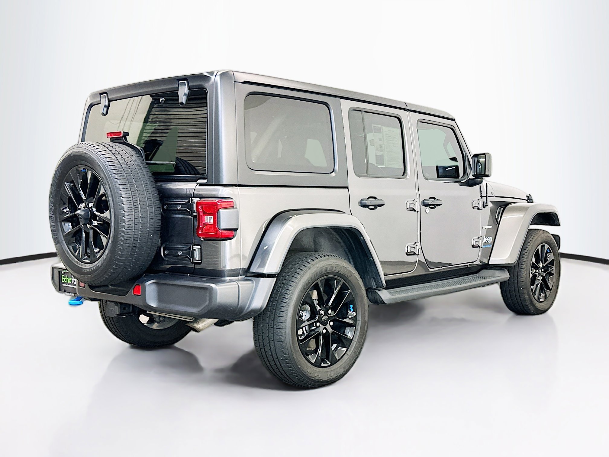 Used 2023 Jeep Wrangler Sahara w/ Cold Weather Group image 9