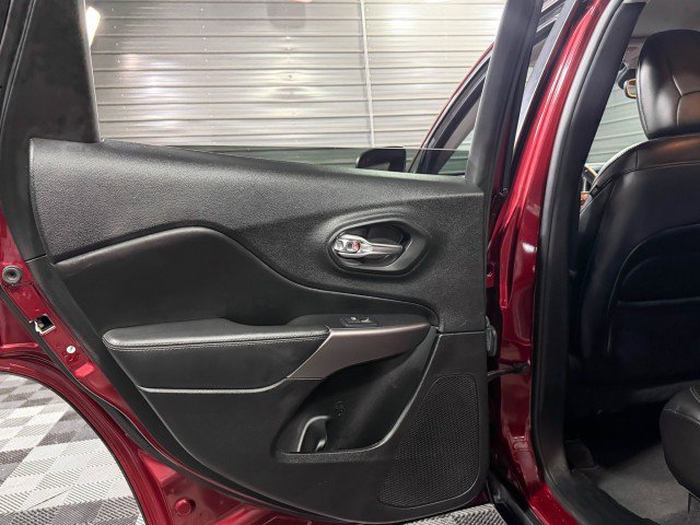 Used 2020 Jeep Cherokee Latitude Lux w/ Comfort/Convenience Group image 33